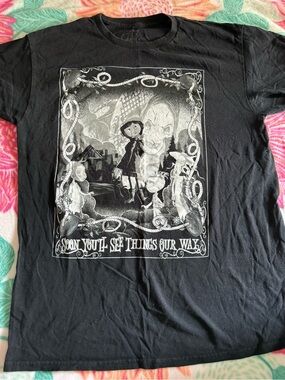 Hot Topic Black Graphic Short Sleeve Tee